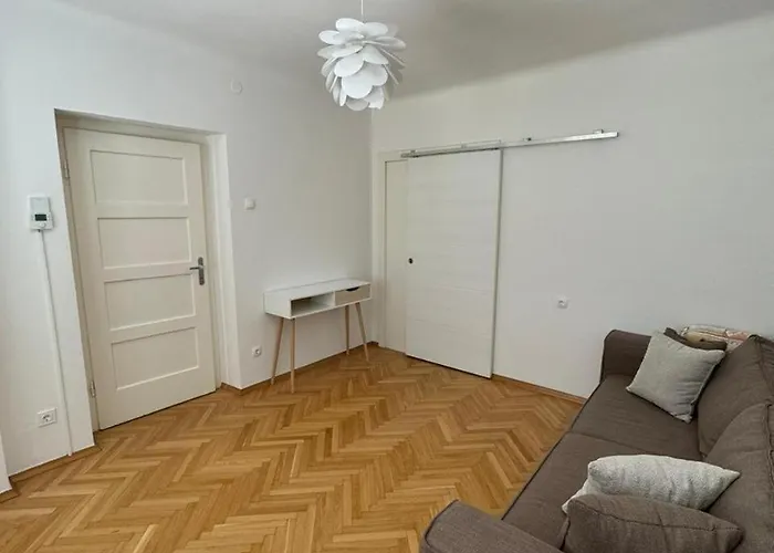Maximo Apartments - Free Parking