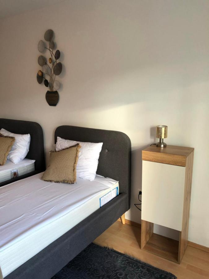 Maximo - Free Parking Maribor